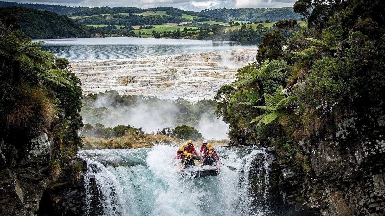 Rafting em águas bravas