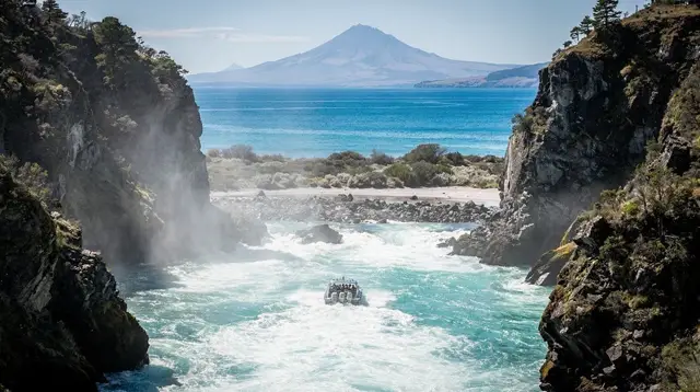 Huka Falls and Taupō Jet Boats: Free Walk, Platform, or 30 Minutes on the Water