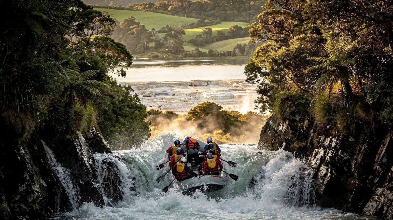 Rafting w Rotorua: którą rzekę wybrać?
